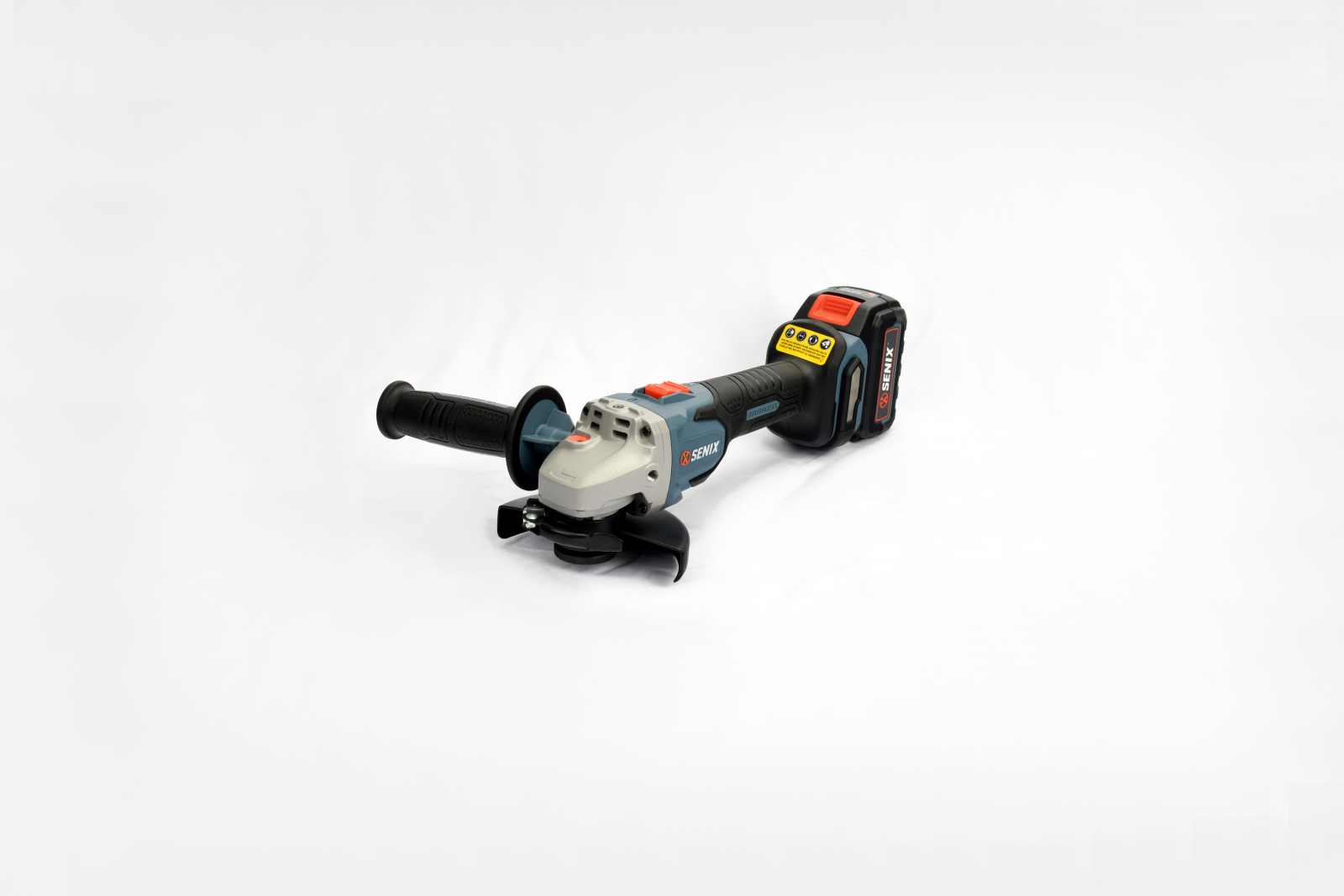 УШМ акк X2 SENIX  PAX2125-M2-EU SET (20В, б/щет,125 мм, 8500 об/мин, 1акк 4Ач, ЗУ, кейс)